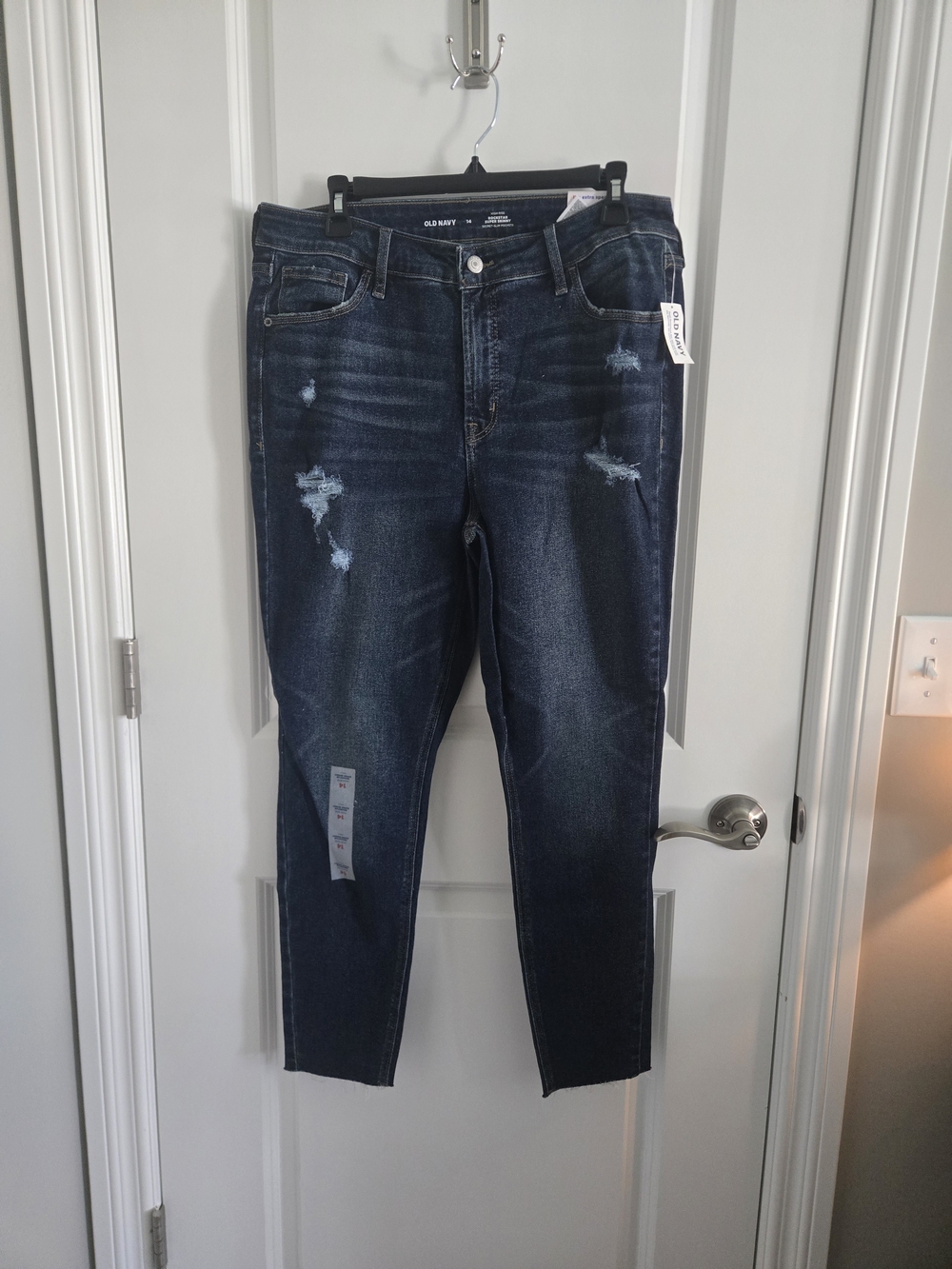 NWT Old Navy High-Rise Rockstar Super Skinny Distressed Jeans - Size 14